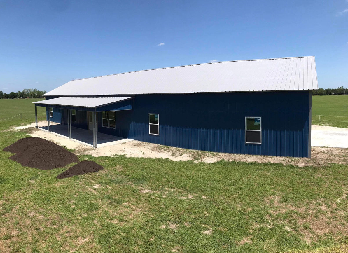 Barn shed building